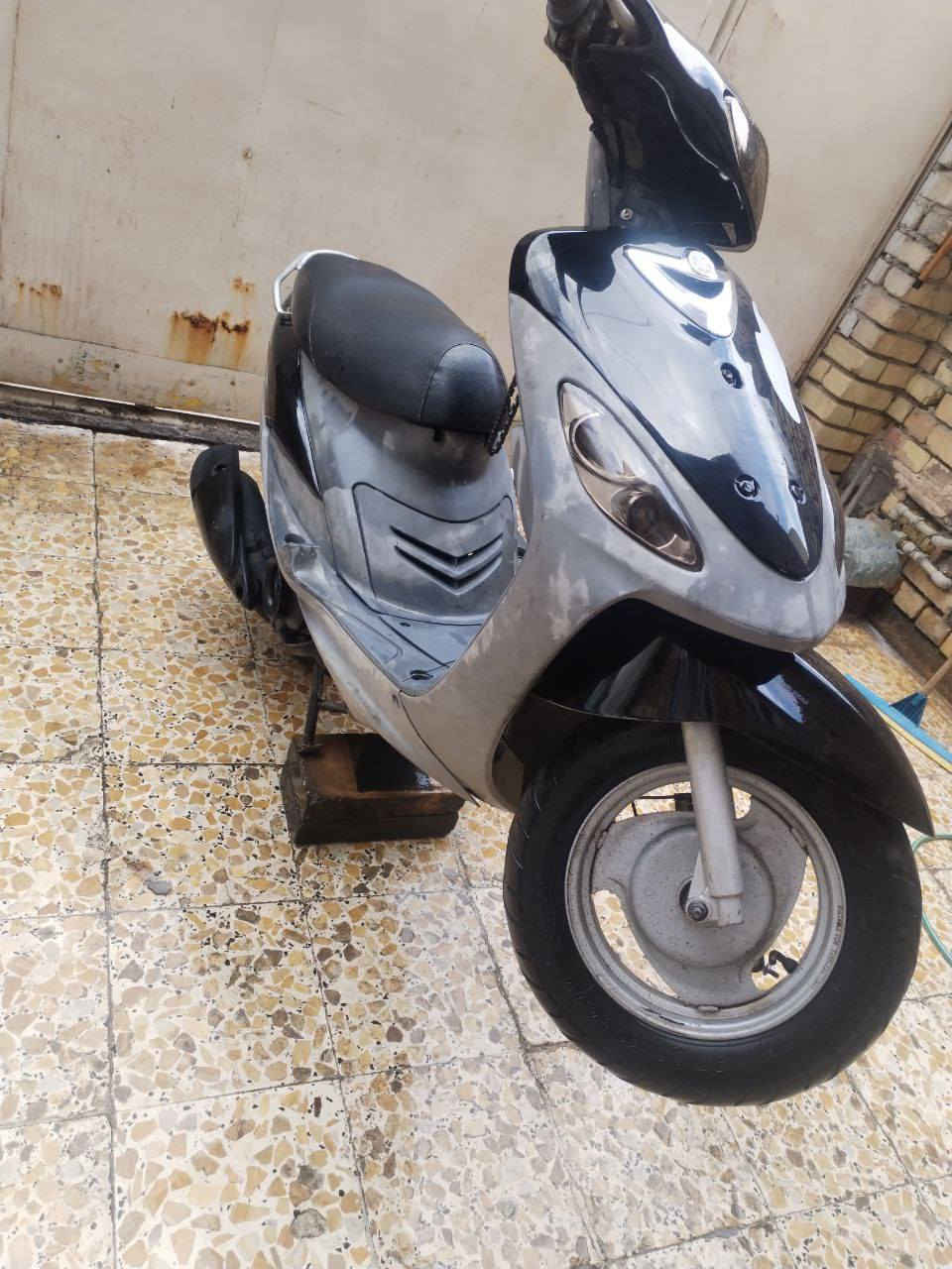 السلام عليكم شباب دراجه للبيع نوع يوماهة ماكس منغولي للون البلادي رصاصي مختمه من الطول للطول يعني أبيعلك كفرات الرصاصي دراجه بلاديه من الطول للطول شغاله كلشي ما عوزها أول تبديله دهن سلف أبلادي مامفتوحه شلعه ومعدل تاير خلفي جلاتين جديد كلجات بلادي السعر (مليون)وبيها مجال للطيبين للاستفسار الاتصال على هذا الرقم ***********أو خاص
