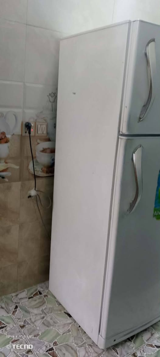 ثلاجه كون كورد البناني الاصلي المعروف لا يعرف نضافه مثل ما موضح بصور شرط الشغل مكان كربلاء حي العسكري العابد ***********
