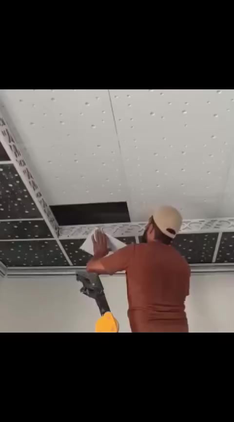 خلفه سقف ثانوي درجه اولى بسقوف وضمان وتغليف جدران المتر بالفين اخذه مكاني البصره جميع مناطق ***********
