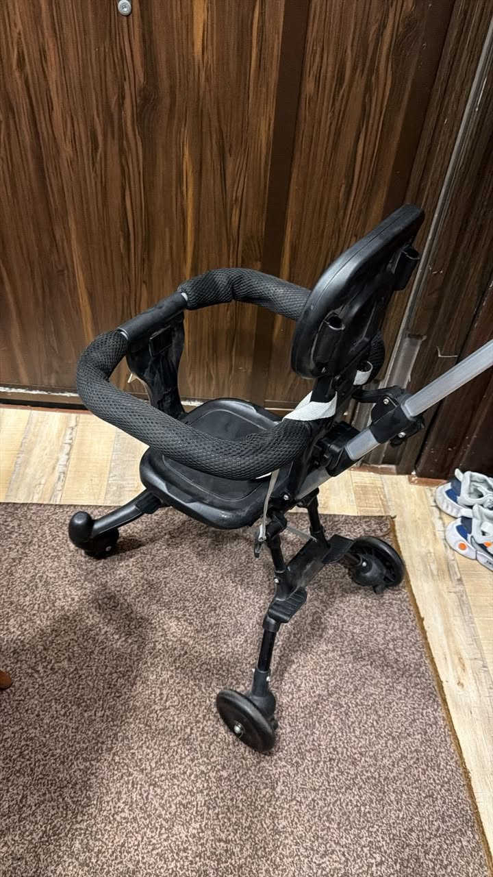 عربانه طفل مستخدمه فقط بالمطار اريدها ب30وبيها مجال بسيط تكفي لحد عمر 5سنوات مكاني شارع فلسطين للاستفسار ‭0771 186 7001‬
