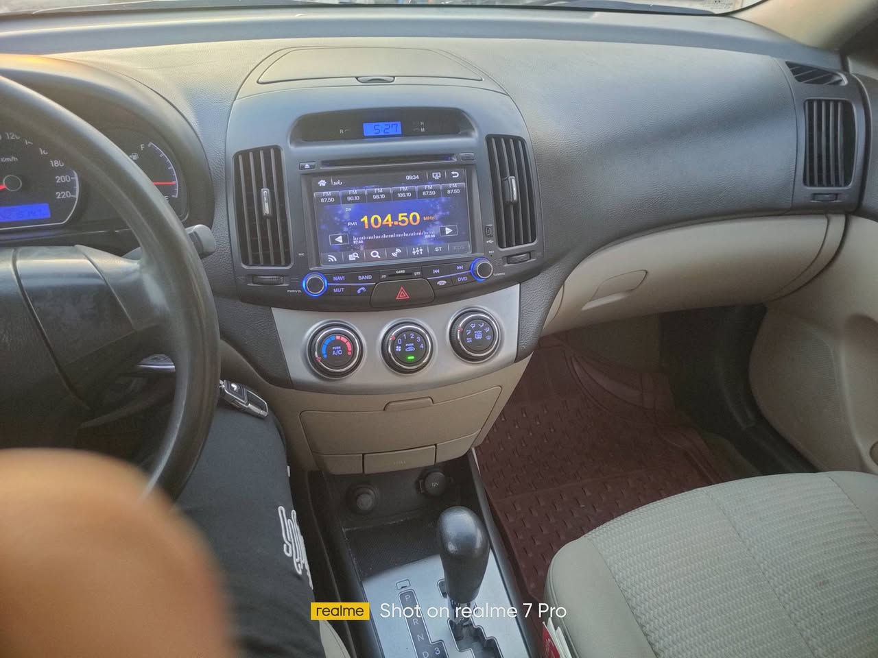 النترا 11 خليجي مكينه 2000 رقم بغداد انكليزي سياره فول جديده بيه صبغ قطعتين بدون لافتح ولا تبديل مكان السياره كربلاء  ***********
