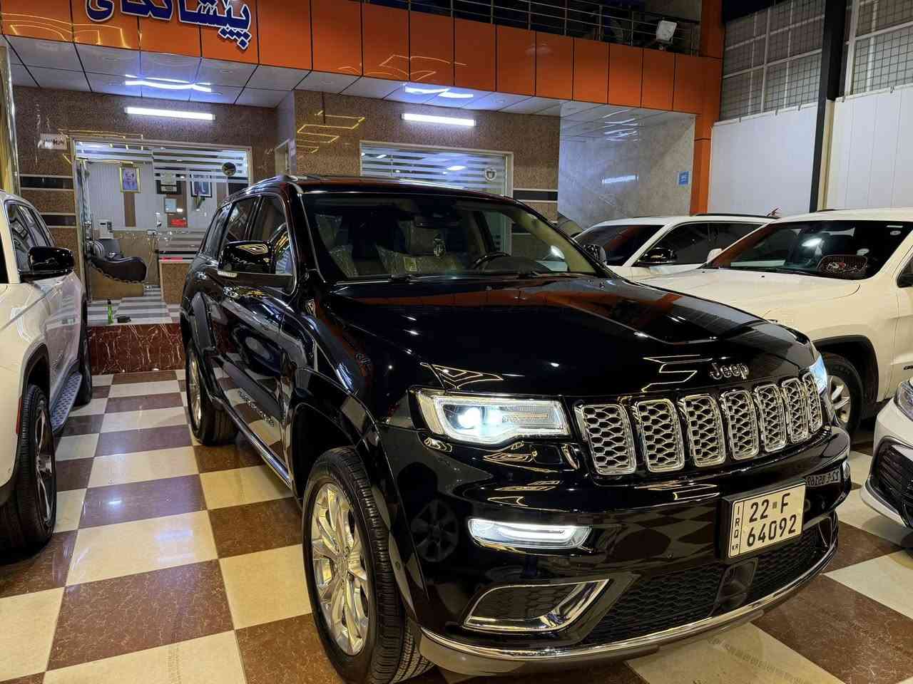 سلام عليكم .
للبيع او مراوس حسب القناعة برقم شمالي فقط.

السيارة: جيب گراند شيروكي (Summit) خليجي .
موديل:2021.
محرك: V6 .
ماشية:52.000 الف فقط .
مكان : اربيل مدينه معارض معرض (صدرالدين) .
الصنع : خليجي  وكالة (هارلم) . 

مواصفات: سومت (Summit) اعلى فئة بلجيب .

* سيارة مكفولة من الصبغ والتعديل والتبديل كفالة عامة من كل شي كفالة عامة .

*سيارة بشرط تحويل او وكالة بنفس اليوم .

للاستفسار اكثر : 

***********
***********
محمد الداودي .
