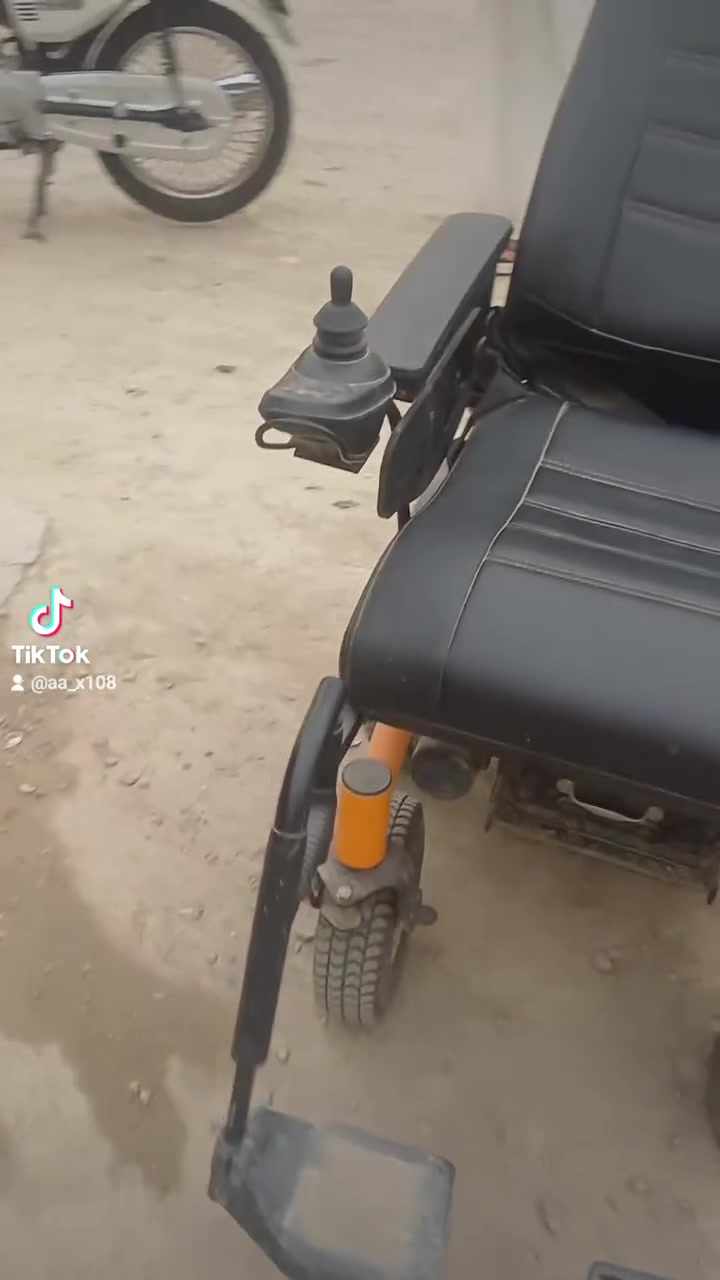 تواصل عله هاذه الرقم ‎0772 512 0602
