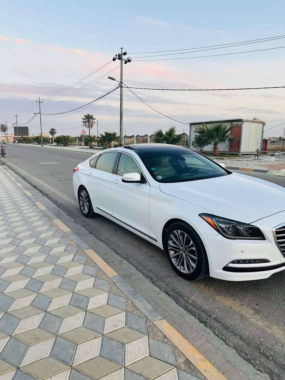 : جينيسيس G80 موديل 2015 (وارد أمريكي) -
المواصفات الأساسية:
المحرك: 6 سلندر (V6) سعة 3.8 لتر - أداء قوي واقتصادي.
اللون الخارجي: ابيض .
اللون الداخلي: جلد رصاصي
ناقل الحركة: أوتوماتيك 8 سرعات.
المواصفات الفول (1/1):
سقف بانوراما بالكامل.
نظام بصمة (تشغيل + أبواب).
شاشة ملاحة كبيرة ونظام صوتي Lexicon الفاخر.
رادار أمامي، تنبيه الخروج عن المسار، ونظام النقطة العمياء.
بروجكتر (HUD) لعرض السرعة والمعلومات على الزجاج الأمامي.
كراسي كهرباء مع نظام تدفئة وتبريد.
صندوق خلفي ذكي (يفتح تلقائياً عند الاقتراب).
كاميرا خلفية دوارة مع حساسات أمامية وخلفية

رقم ميسان تحويل مباشر
مكان السيارة ميسان السونار مرفق بالصوه
السعر 155 
اتصال على صاحب السياره 👇🏻
    
0773 770 2450
