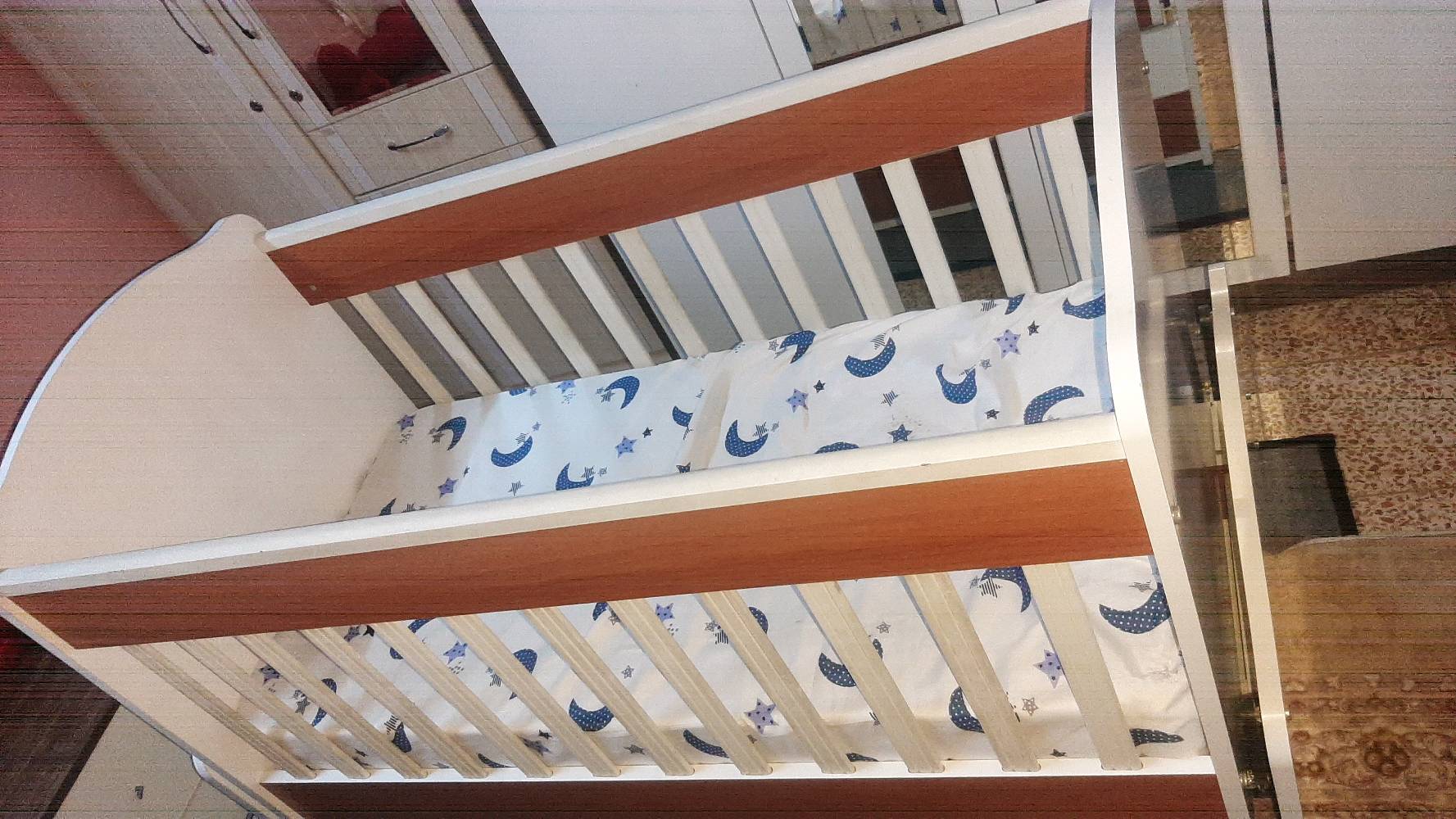 سرير بيبي  للبيع 

العنوان اربيل شاويس - دو سايد البازار 