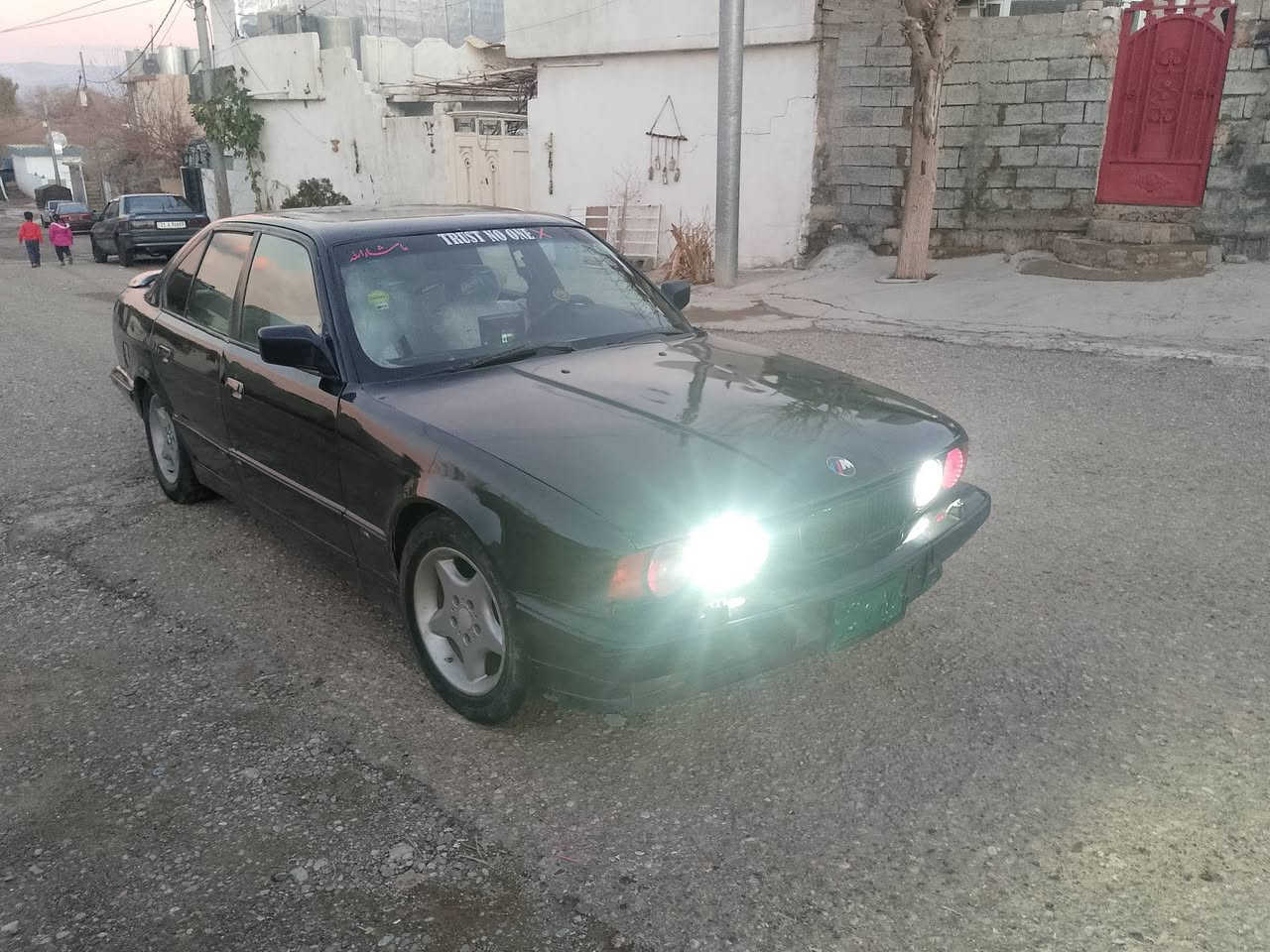 سەرەتا بەناوی خوا BMW 525iفولفول بەس گێڕی عادیە تەبریت جام کارەبای ناو فۆڕمیگا دیجیتاڵ کەپس سەیارەی مەعرەز نیە دەعامی بۆدەعامی بەشەرتی سەد فیتەر سەنەویو وەکالەتو پاکانەو واجیهەی لە گەڵە لەڕەسمەکە جوان نیە لەڕو جوانترە گۆڕینەوە ناکەم بەهیچ سەیارەیە تەلەفون مەکە بۆ گۆڕینەوە سعریشی 24معامەلەیەکی کەم ***********ئەم ژمارەیە تەلە فونی بۆدێت ***********ئەم ژمارەیەش بەس بەوەتساب تەلەفنی بۆ دێت
