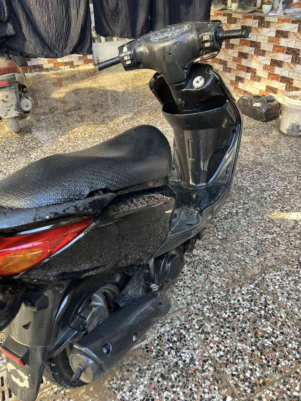 دراجة بريز صاله 8 ايام من نزلت من الرمبه اوراقه موجوده 140 سرعه مكفوله كلها كفراتها مابيها شخط ما ماشيه سعرها 850 
رقم***********
