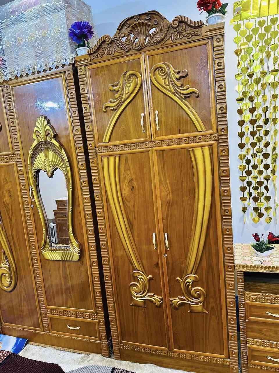 غرفه اخشاب عراقي ستخدام قليل وب سعر مناسب عنوان بغداد مدينه صدر ***********
