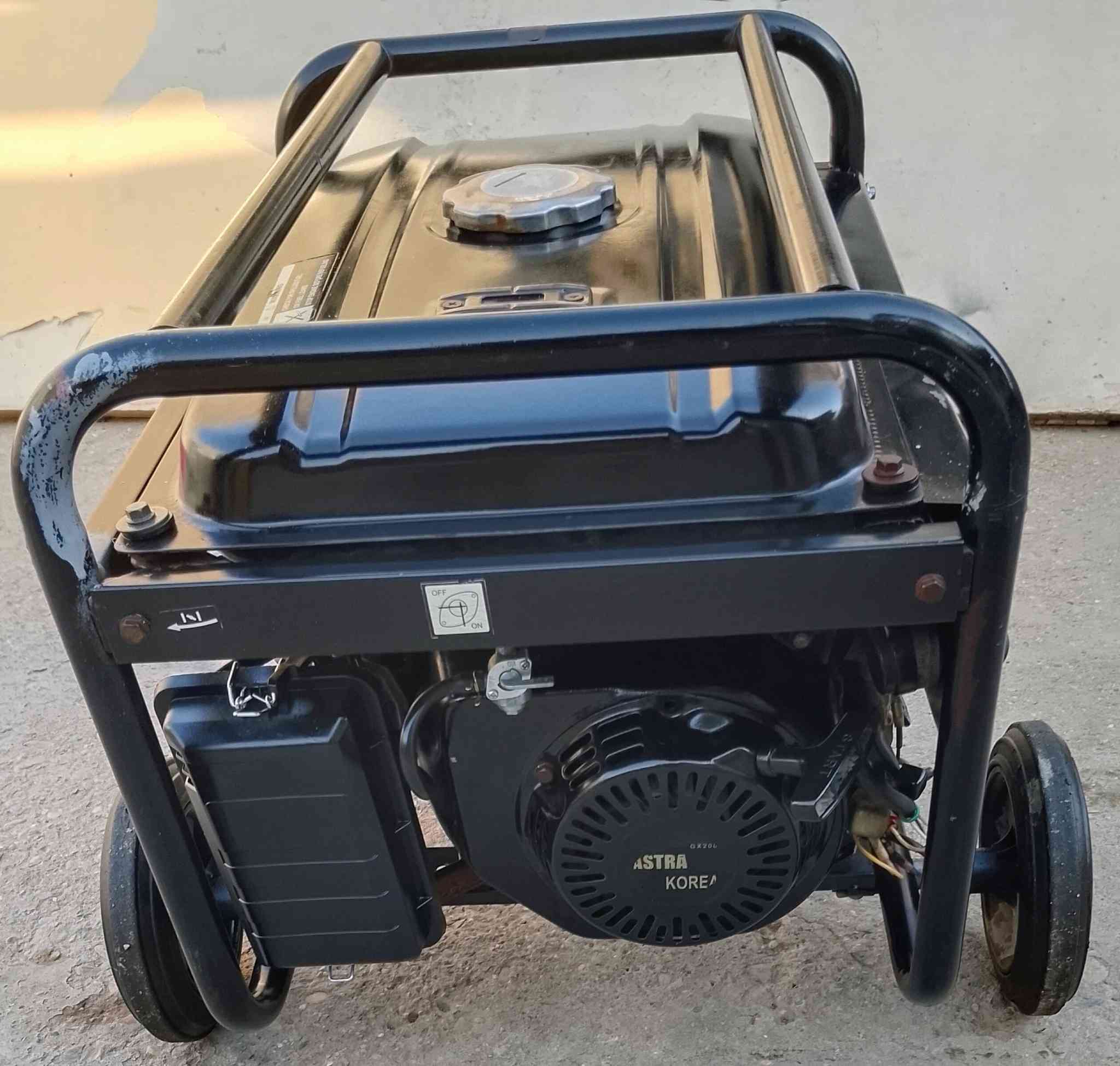 السلام عليكم مولد استرا كوري باب اول ملف نحاس3كيفي 13 امبير مولد نظيفه صوته جدا هادئ كهرباء مستقره سلف وبكره شغال عل الفحص نقصها بس باتري سعره 165 مكاني بغداد قرب مجمع بسمايه الهاتف ☎️*********** بي واتساب شراي يتصل يوجد خدمه توصيل داخل بغداد فقط
