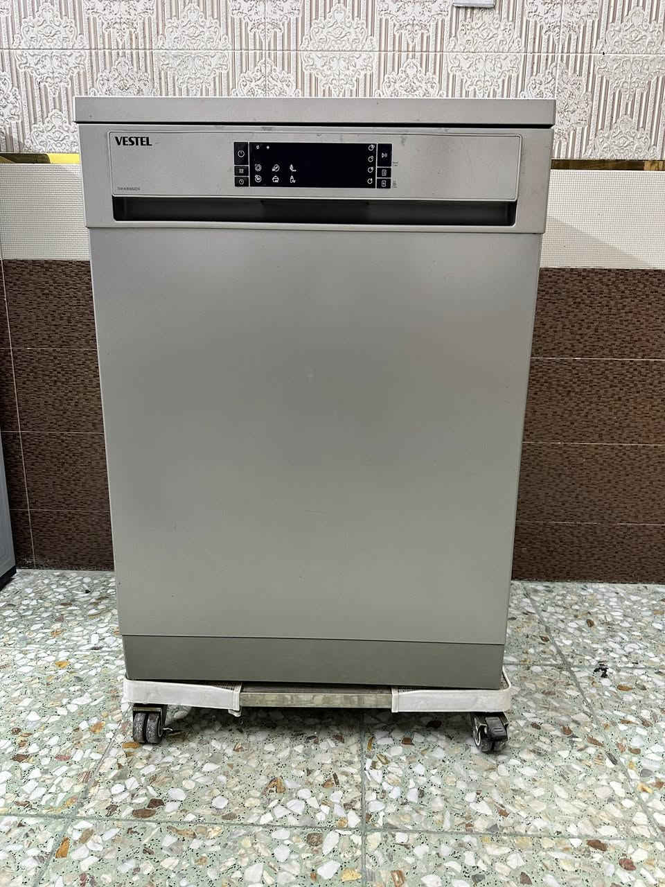 غسالة صحون
مثل متشوفون نظافتها 
سبب البيع عندي سفر 
400 الف


**إذا كنت صاحب هذا الإعلان وتريد حذفه لأي سبب، رجاءا أرسل رسالة إلى الدعم الفني**