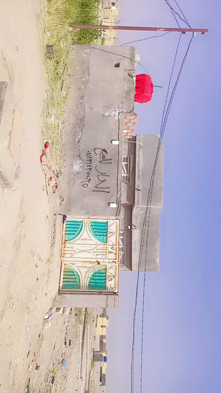 دار للبيع في البيكات فرع حسينة ال جخيور جوه ب الاخير مساحه 220 البنيان البيت بلوگ كونكريت مسلح يحتوي على غرفه نوم وصاله وحمام داخلي ومنور ومطبخ وديوانيه وحممامات خارجيه وحديقه وساحت بيت جبيره وماي ومجاري وكهرباء باب البيت ومولد كلشي موجود *********** واتساب اتصال على هذا الرقم موجود السعر خاص
