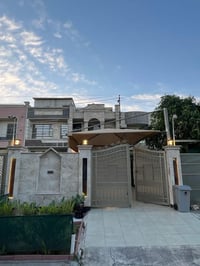 دار للبيع Vip Vip Vip السعر 450 وبي مجال 114متر علئ +تشجير  ضمن الدار ...