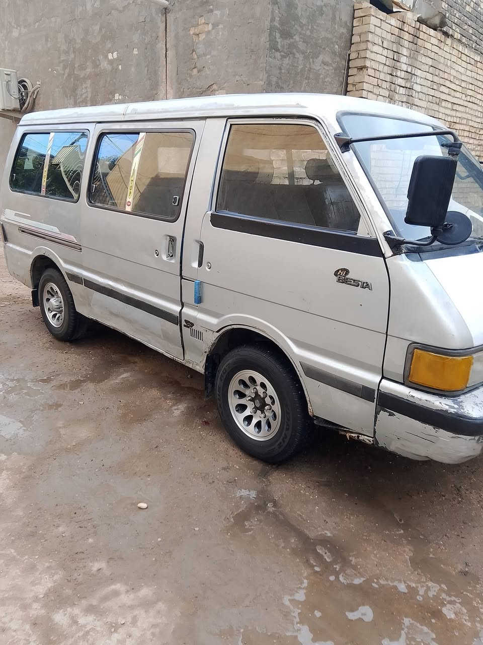 السلام عليكم كيا بستا موديل 93 السيارة كشرة بلادي مكينة كير اكسل خير من الله شرط  التحويل لادكلي حمل ماحمل هاذة الموجود السعر 40 وبيهة مجال حك الجية عنوان بغداد الدورة التواصل//***********
