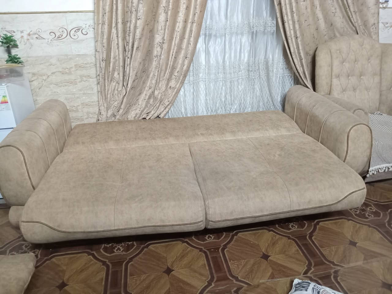 تخم 5 قطع 2 قلاب يتحولن الى چرابي وعدد 2 كرسي وعدد 1 ثنائي مثل ما موضح بالصوره العنوان بغداد -دوره -ابو دشير
السعر 450 الف وبية مجال حك ومستعجل على البيعة
 رقم ***********
