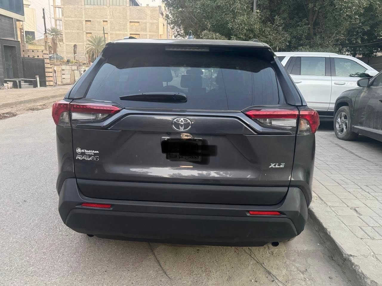 ماشية 4000 فقط يعني زيرو احلى وانظف راف فور

راف فور XlE ‏2024 — مكينة 2500 بانزين وليست هايبرد

1. فتحة
2. بصمة تشغيل
3. بصمة ابواب
4.  رادارت ٣٦٠
5. شاشه كبيرة
6. نطام كار بلي
7. تحديد مسار
8. كامرة دوارة
9. انظمة قيادة 
10. اوتو هولد
11. نقطة عمياء
12. نظام اقتصادي
13. تبريد قطعتين
14. جنطة كهرباء 
15. مانع انزلاق Abs
16. كشن السايق كهرباء 
17. داخل لونين
18. رقم بغداد مميز وباسمي 
19. لايتات زينون

حادثها قطعة وحدة صبغ فقط جاملغ امامي يسره كما مبين في الصور

السعر 230 ورقة وبي مجال بسيط 

للاستفسار الاتصال عالرقم ***********
