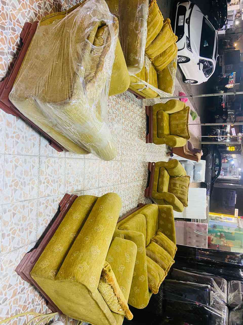 السلام عليكم..
اغراض منزليه مستعمله للبيع للاستفسار التواصل خاص او الاتصال على الرقم التالي ***********
