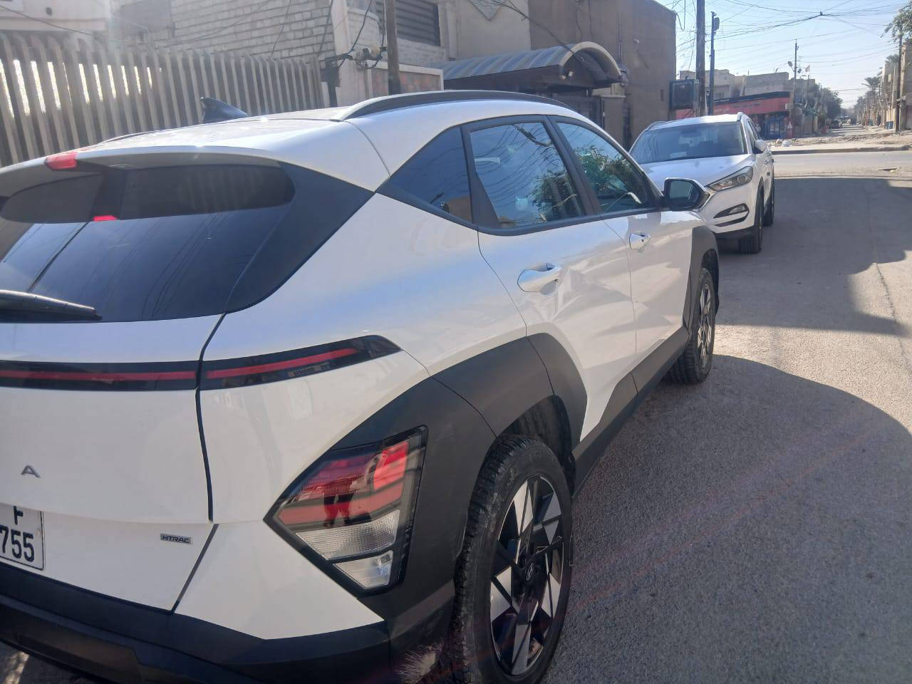 للبيع هونداي كونا موديل 25 وارد امريكي فول مواصفات ماعدا الفتحة.
ترقيم جديد بغداد الدولي باسمي تحويل مباشر .
((حادثها يوجد طختين بسيطات بالبونيد وبالباب مال السائق تكحيلات ورشه صبغ بسيط بداية التكمة ع كد شبر فقط (بدون دواخل شواصي لغود مكفولة)) 
حجر رادار بلادي شرط ع الفحص.
مواصفاته :
بصمة تشغيل وبصمة فتح أبواب وتشغيل عن بعد.
محرك ((2000)) دوش المرغوب ماشيا شي قليل ((5000)) مايل اخت الزيرو .
رادارت أمامي وخلفي وجانبي.
شاشة تاب كبيرة متصلة تدعم كار بلي.
كيجات ديجيتال.
تبريد قطعتين.
كرسي كهرباء كشن مخمل .
ويلكب كروم 4*4 فور ويل. 
سايد بريك بصمة.
تبريد بيانو .
فول تحكم استيرن.
لد أمامي وخلفي .
لايتات مالتهة البلادية زنون.
وباقي المواصفات معروفة.
((السيارة نظيفة وجديدة بمعنى الكلمة ومكفولة من كلشي ماعدا حادثها شرط ع الفحص وين ميعجبك تفحص)).
مكان السيارة بغداد الدورة السعر ب ((165)) وبيه مجال بسيط.
للاستفسار الاتصال على الرقم التالي 
*********** راسلني إدزلك صور الحادث عن واتساب
