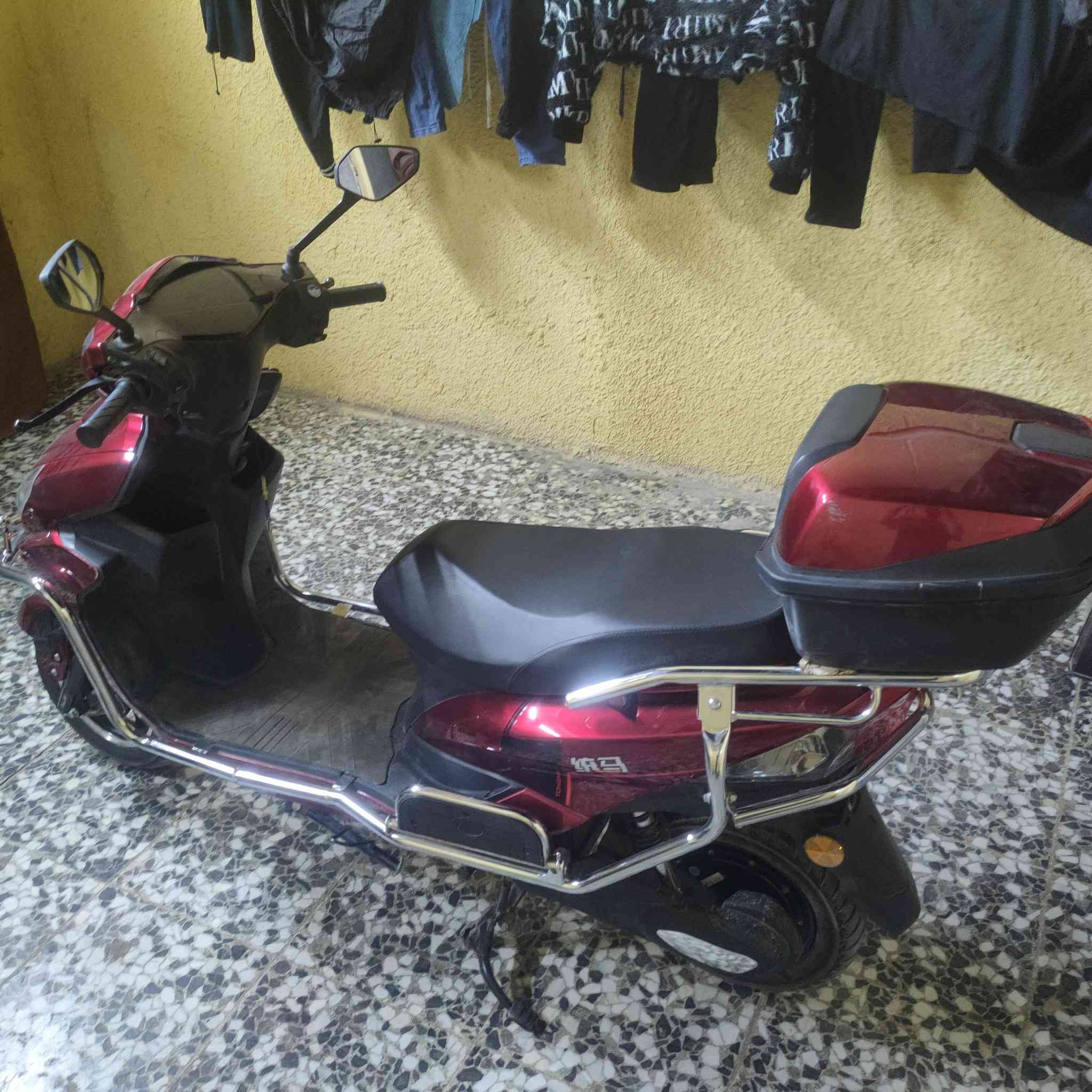 سلام عليكم درجه شحن 5 بطاريات  سرعتها 70 السعر 750 الف بيها مجال  كلشي شغال بيها مابيها اي نقص ***********
