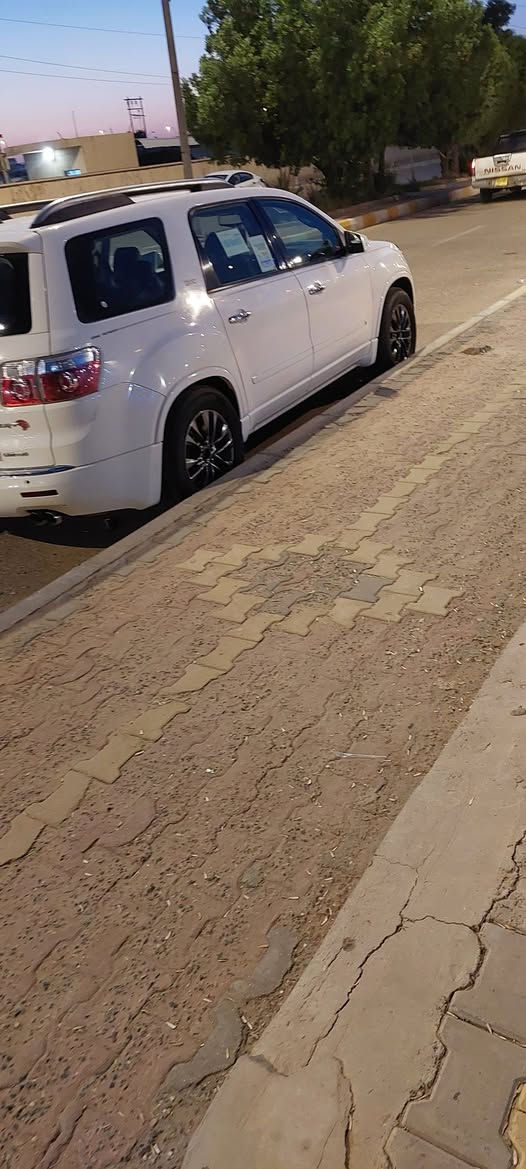 للبيع جمسي اكاديا موديل ١٠ وارد كندي مكفوله فقط تكحيل بسيط جلد فتحه مقاعد منفصله بأسمي رقم بغداد ***********
