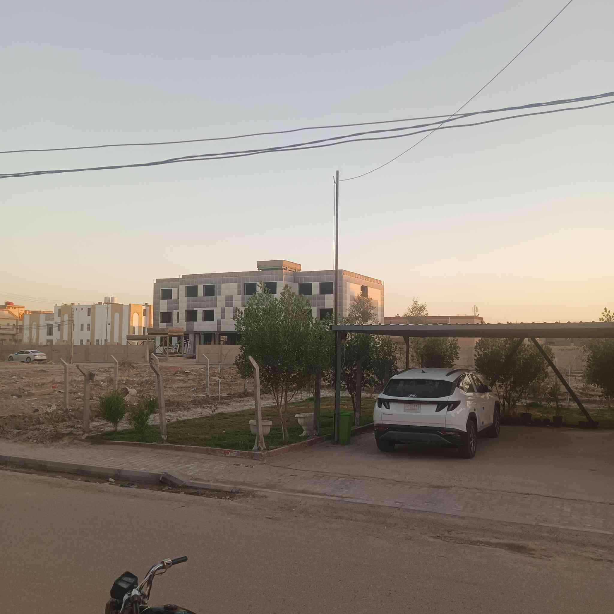 دار لبيع منطقه سياسين 200متر. يم مدسه احرار العراق سعر وباقي تفاصيل. تصل علارقم ‏‪***********‬‏
