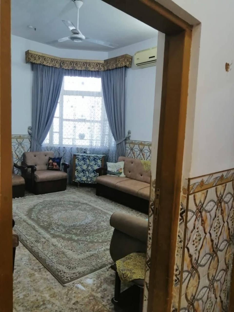 دار طابقين للبيع طابو صرف المساحة ٣٠٠م واجهة١٢ والنزال ٢٥ شويخيرات خلف مدرسة بعلبك يحتوي على كراج ١١م
 وحديقة
 واستقبال٦×٤ 
وهول ٤ × ٥
 ومطبخ ٥ × ٤ 
وصاله داخلية ٣٠م 
وغرفتان نوم ٥ ×٤ وصحيات
 والطابق الأعلى غرفة نوم وصاله ومطبخ وصحيات كامله للإستفسار الاتصال على الرقم *********** او *********** أو على الخاص..

