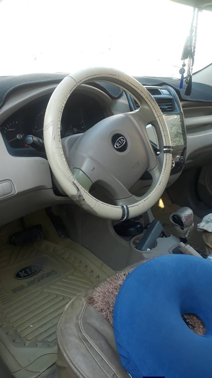 سلام عليكم كيا سبورتج ٢٠٠٩ السيارة حلوة ونضيفة سعر ١٢٠ مكان السيارة بغداد مدينة الصدر قطاع ٢ مقابيل سوق الولى اني مكلف بالنشر للاتصال على رقم صاحب السيارة ***********
