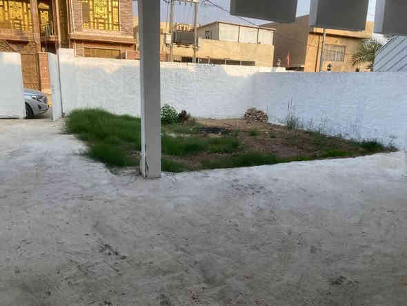 دار سكنيه للايجار
دار سكن داموك الضباط قرب ساحه الفريق عبد الرحمن ابو رغيف شارع عريض ومساحه 250متر مربع طابقين  مع حديقه وكراج كبيرين غرفه نوم وهول ومطبخ وصحيات مع غرفه بالطابق العلوي البناء قديم ولكنه بحاله ممتازه والماء والمجاري والكهرباء كامله وشغاله تماما
السعر  350الف دينار 
مرفق صور
مكلف بالنشر للستفسار 
الاتصال بالهاتف 
 ‭0773 536 4443
