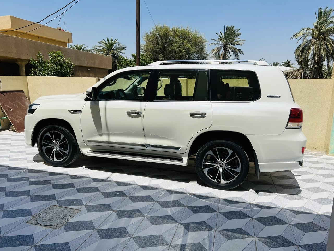 2021 بحريني GXR ماشيه 80 حقيقي شرط الفحص كفاله عامة من جميع النواحي ل لا بارد لا صبغ ابد جديده حيل الي يدور جديد ومناسب 

السياره احله من الصور بالحقيقه 

فول مواصفات 1/1 💯 :

1- فتحة 🕳️

2- بصمة 🔐

3- ماشية 80 حقيقي 🧡 وقابلة لزيادة 

4- حساس خلفي وامامي 🎶🔊

5- ثلاجة 🥶

6- 2 كراسي كهرباء ⚡

7- تشغيل عن بعد 💥

8- شاشات عرض 💻

9-كامرات 4 دوارة 👀

10- 8  ايرباك 

11-دفع رباعي 🎮

12- شاحن واير لس

12- رقم اربيل  بأسمي 

حجم المحرك: 6. V✅

ملاحظة // السيارةبيهه شخط صغير  كفالة عامة من جميع النواحي 

وشرط  الفحص ✅  

جديدة بمعنى الكلمه شرط زيرو  تخم تاير حدادية تبريد جاهزة من كلشي مابيها اي نقص وبالعافية ع تكون من نصيبه

جديد تحويل مباشر   

🟩 السعر ( 535 $ )💸وبيها مجال جداً بسيط للطيبين♥️                     
بيع او مراوس حسب القناعه 
ماكو هيج سعر بهيج نظافة مستحيل 

للإستفسار الاتصال ع الارقام التالية 📲📲

(‏ *********** ) 

 ( ) 

تحياتي لجميع 🌹 🌸
