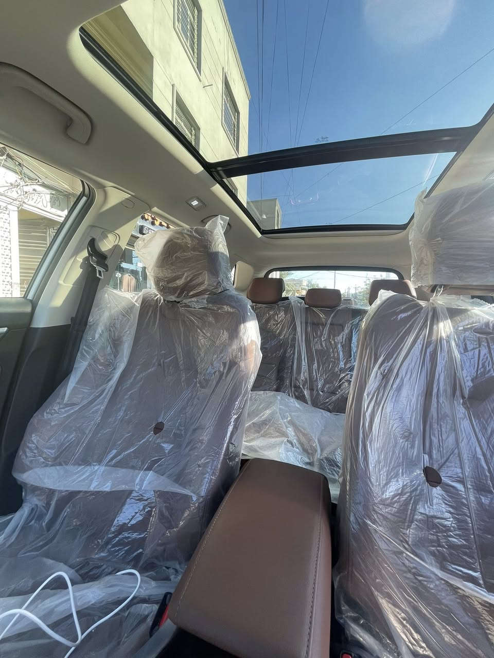 سلام عليكم عدي سياره جيلي ازكاره موديل 2023. كير ومحرك مالها فولفو السياره امل الظمان مال شركه. دهن وفلتر ع شركه سياره. كارتون كلها جديد ماشيه 10 تالاف تحويل ثاني يوم سياره. كلشي بيها كامرات 360 درجه داير ميدور سياره حساسات اعلى فئه هاي سياره محركه 1500تيربو  بانوراما كلها جام تبريد قطعتين دبل اكزوز صالنصه ثلاجه بيها هواي مواصفات بسياره ردارات جام كهرباء كليته ماكو شي مابيها السياره الله شاهد سعرها 170وبيها مجال السياره امل الظمان دهن وفلتر ع شركه ماشيه 10تالف زيرو سياره *********** وهاذ رقمي بيها مجال. انشالله انتبها وركز امل الظمان ومكفوله
