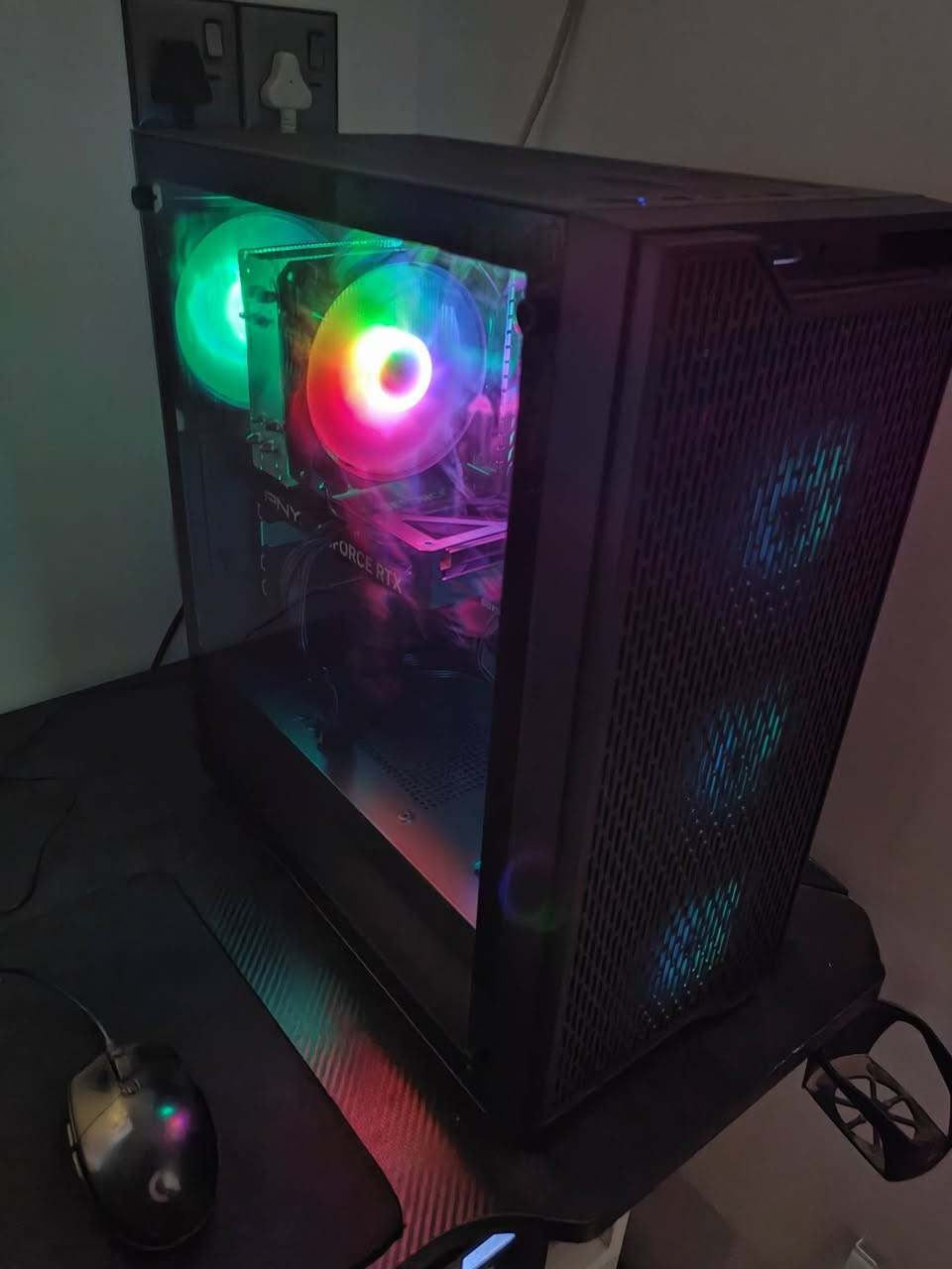کەیسی دەستی 2

CPU: Core i5 12400f
GPU: RTX 4060 8GB PNY
Ram: Lexar 16GB DDR4 3200Hz
Hard: 512 SSD Pegasus
Bord: Msi H610M-S wifi
PSU: 600w Msi mag
Cooler: LC- 1000 black
Case: Power Train

زۆر پاک و خاوێنە، وە کەم بەکار هاتووە 
بۆ گەیمینگ و گرافیک دیزاین و ئەندازیاری دەبێت 

بۆ قسەکردن لەگەڵ ئێمە واتس ئاپ 
***********
نرخی 765$

#Cyrax #cyrax_سیراکس
