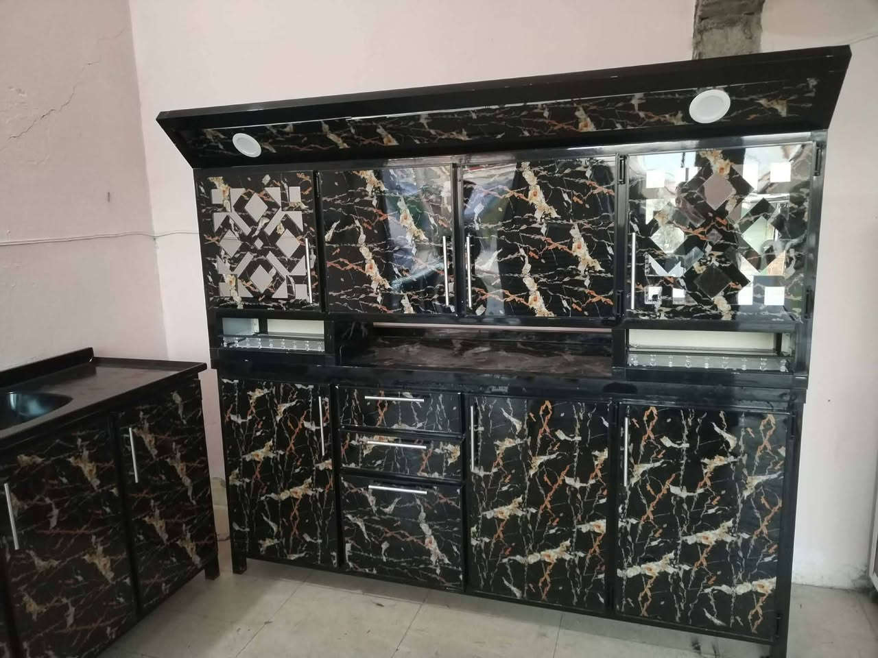 للبيع كونتر ارضى ملحق مترين نضيف سنك ١٣٠سم كرانيت سعر ٢٨٠ بي مجال *********** اسيا ***********
