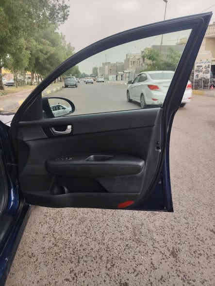 السلام عليكم عندي كيا اوبتيما للبيع موديل 2018 وارد امريكي حادث بسيط ب بدون دواخل بدون ايرباك صور الحادث مرفقة بالمنشور سيارة جديدة كير مكينه بلاد برغي ممفتوح بيهن مواصفات 
1-شاشة جبيرة 
2-اشاير بالمري 
5-رادارات جانبية 
6-كشن كهرباء 
7-نظام كار بلي
8-مكينه 2400 جي تي اي
مكان السيارة بغداد شارع فلسطين رايدها ب 123 وبيها مجال للاستفسار الاتصال ***********
