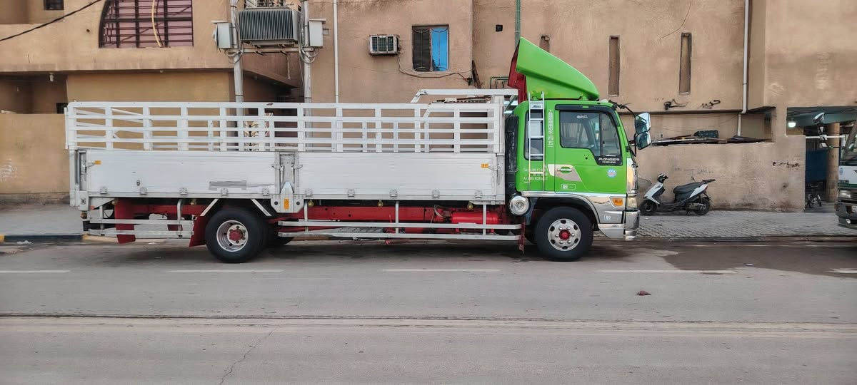 السلام عليكم هينو سته وربع بلادي مكينه سبعين سوبر سياره جاهزه من كلشي المكان الكوت الشهداء ***********
