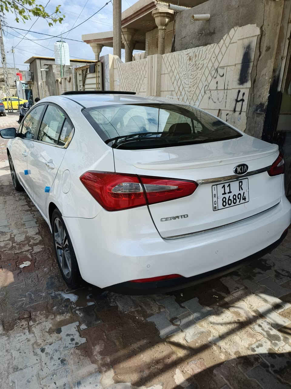 السلام عليكم
سيراتو موديل 2014
رقم بغداد باسمي فول ومكفول 
مكانه السماوه
مكينه ١٦٠٠٠
ماشيه ١٥٥
للاستفسار ***********
