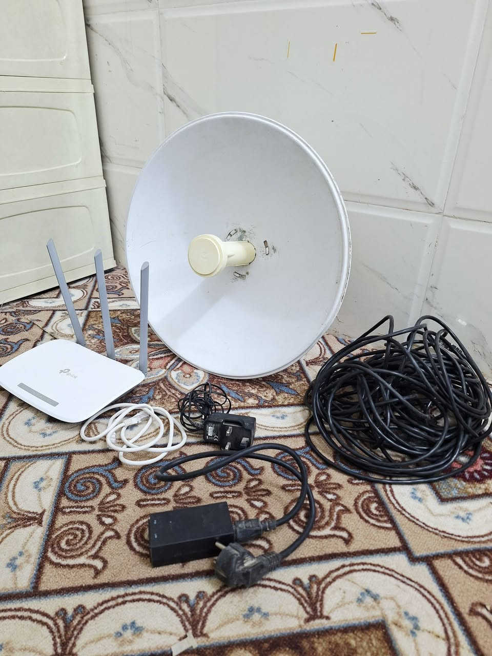 منظومات انترنت عدد 2 للبيع
بيور بيم M5 
1. منظومة انترنت جديدة مستخدمة قليل وياه راوتر تاندت عنكبوت الاصدار الحديث وياه يو بي اس شاحن  مع واير

2. منظومة انترنت مستخدمة نضيفة 
مع راوتر تابلنك جديد واير ومحولات

شغالات شرط الفحص والضمان
للاستفسار و العنوان
كربلاء حي السلام قرب مدارس العتبة
***********
***********
