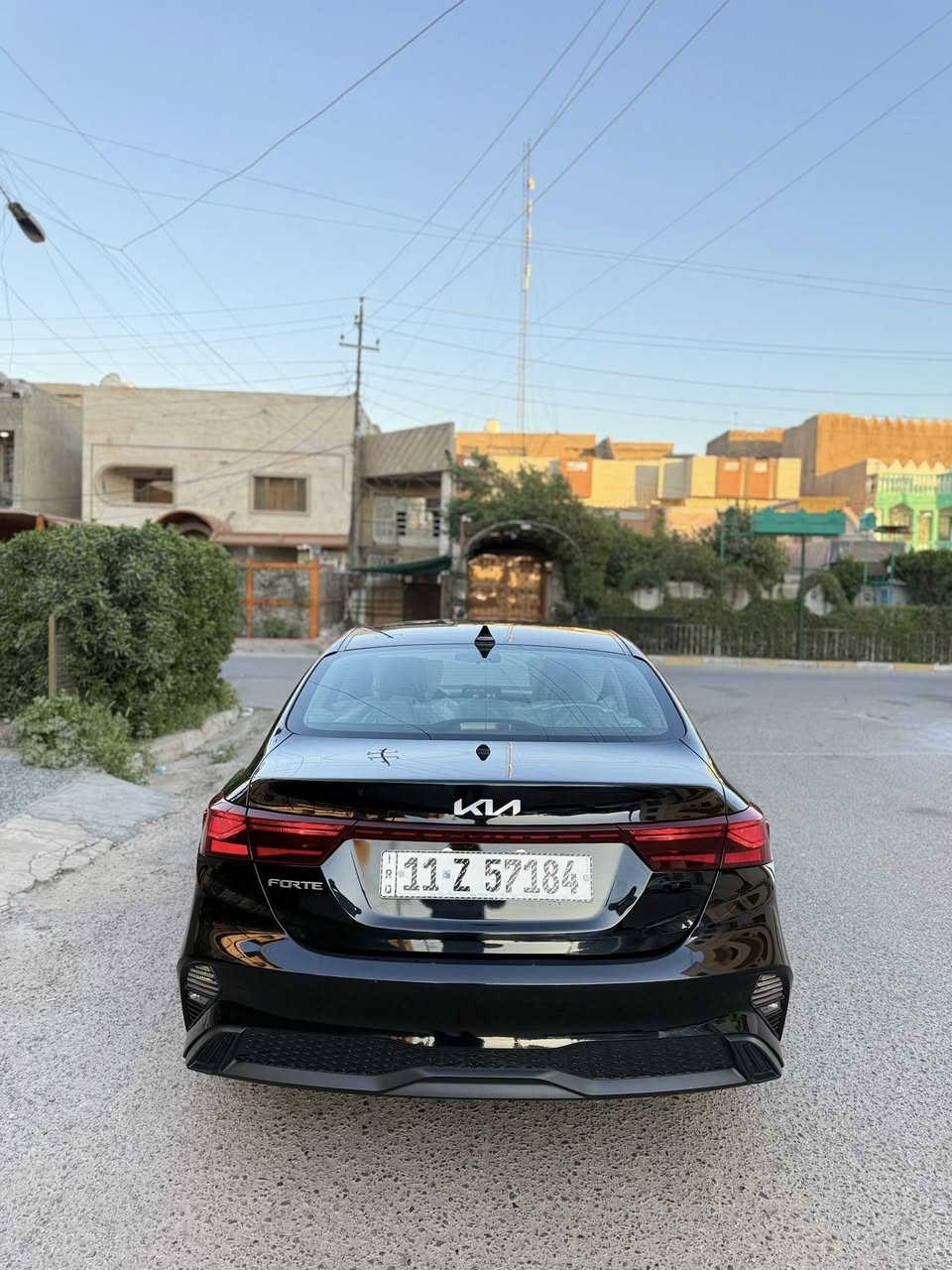 السلام عليكم 🙋🏻‍♂️🌹
للبيع KiA فورتي موديل 2024 دخول جديد ترقيم جديد رقم بغداد بأسمي تحويل ثاني يوم مشروع وطني وارد أمريكي ضررها جداً بسيط باب الصدر تبديل أصلي نفس ألون فقط مكفوله من الصبغ ليبل واحد كلها بجم بلادي شركه سياره جديده بمعنى الكلمه بوضع الشركه ماشيه 20 الف ترايها زيرو مكينه 2000 دوش كير محرك صدر تبريد مكفولات برغي مابيها نقص 

مواصفات 🚘❣️

شاشه كبيره لمس كامره دواره 

رادارات بالمري جانبي خلفي 

مسار خطي سياقه ذاتيه توقف ذاتي عند الاقتراب 

ويل كب مع تخم تخم تاير جديد 

أشاير بالمري 

ثلاث انظمه قياده سمارت و نورمال وسبورت sport 

فول تحكم استيرن أربع جهات بلوتوث حاكيه واي فاي كار بلي 

للأستفسار *********** أسيا ❤️ 

           ***********      عراقنا 

أبو علي مكاني بغداد البياع السعر 150 وبيها مجال 🤍❤️
