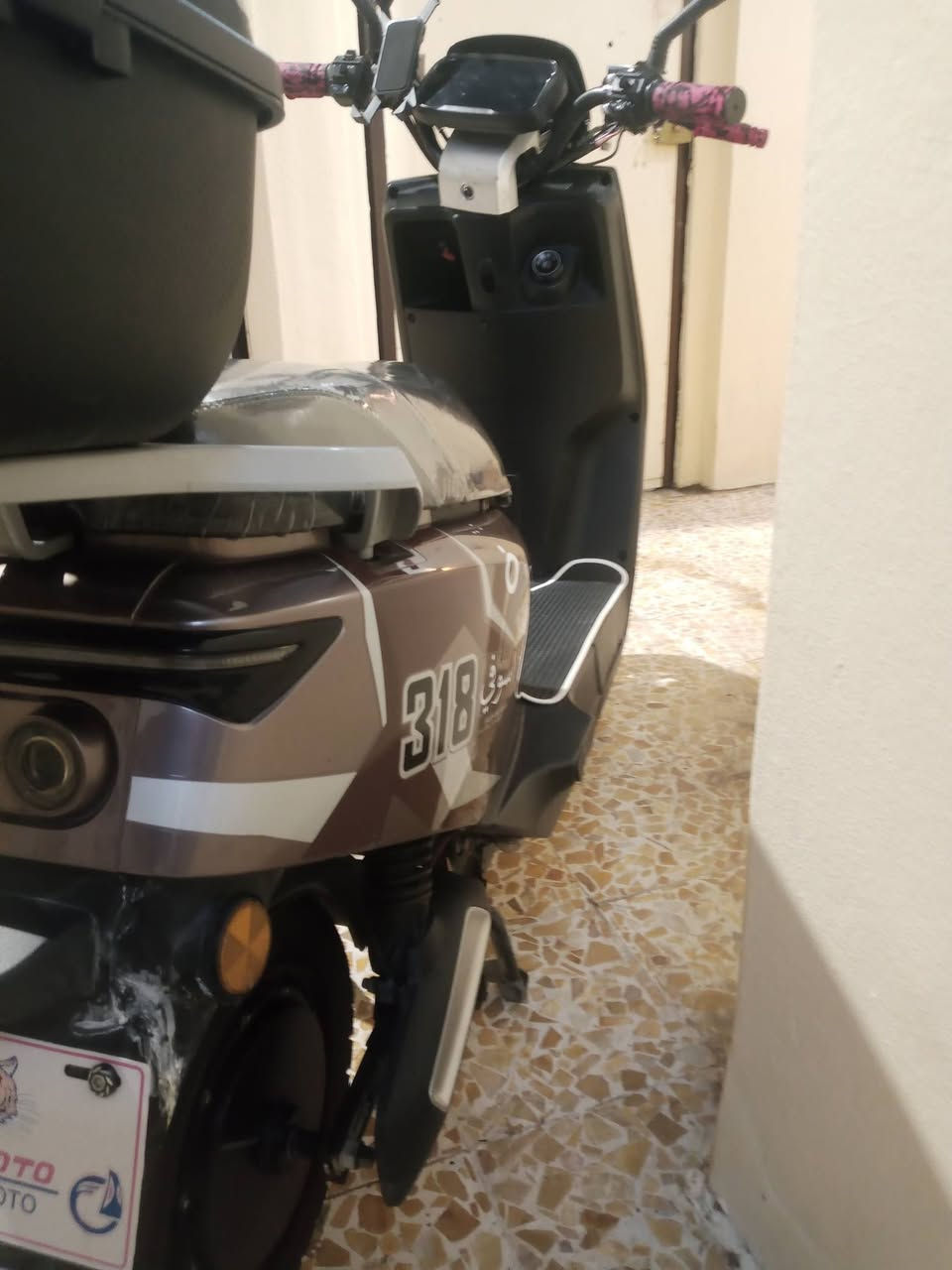 السلام عليك
ماطور للبيع 318 
نضام بك رجوع ملف ٢٠٠٠ واط نحاس اصلي بطاريات فوك النص عمر يمشوك ٤٠ كيلو ماطور فول نضافة  لايتات عالي ناصي 
السعر 525  وبي مجال قليل


**إذا كنت صاحب هذا الإعلان وتريد حذفه لأي سبب، رجاءا أرسل رسالة إلى الدعم الفني**
