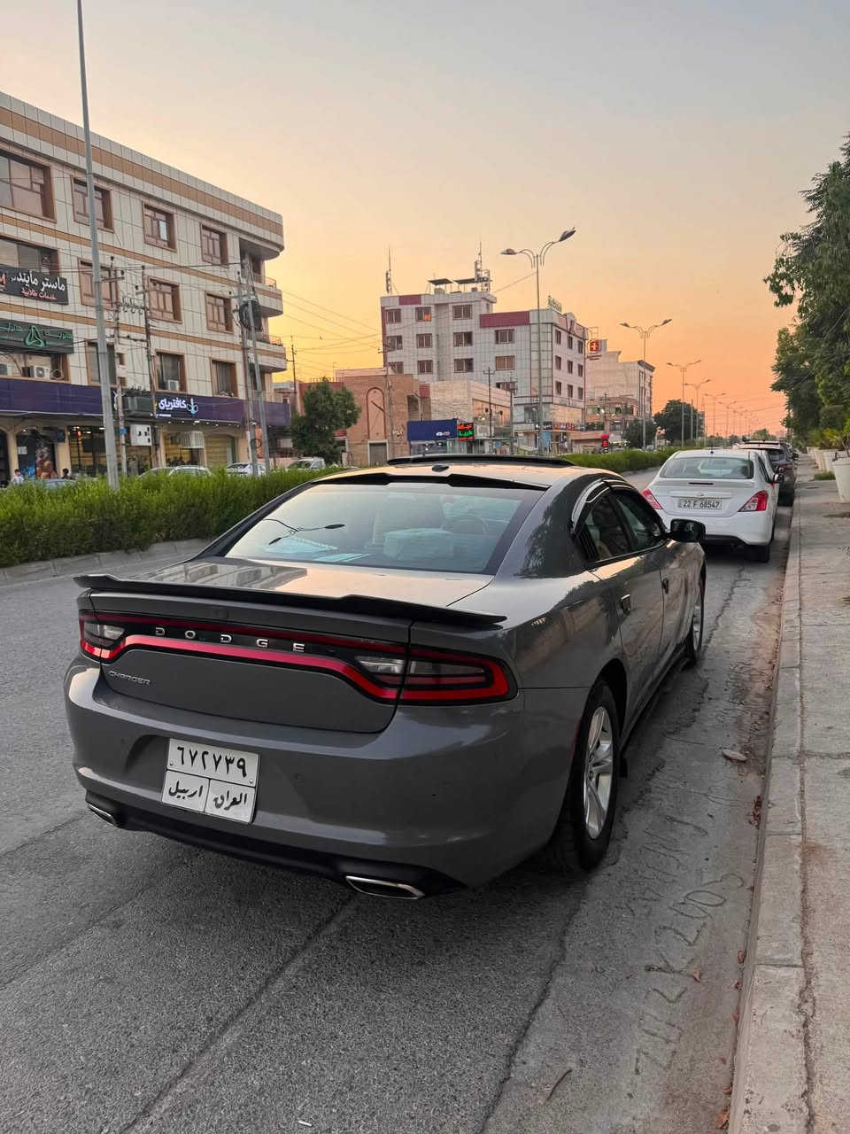 السلام عليكم
للبيع دوج جارجر 2019
sxt 
السيارة فول مواصفات عدة الرادار الامامي 
المحرك ٦سلندر 3600
الرقم اربيل هزة جديدة 
السيارة باسمي تحويل مباشر 
السيارة فول مواصفات 
كشنات كهرباء وتدفئة وتبريد وجلد والمقاعد الخلفية تدفئة كامرة خلفية حساس خلفي بصمة تشغيل عن بعد 
فتحة سقف مري قلاب عند رجوع للخلف كشنات خزن ميموري تبريد ثلج 
نضام توقف السيارة عند الرجوع للخلف والباب مفتوح والشاشة وسط والتحكم بالاعدادات عن طريق الشاشة وبعد هواي تفاصيل السيارة ربع ميحتاج تصرف عليهة السيارة ماشية ٢١٠الف كم 
حادث السيارة موجود بالصور
السعر ٢٢٠ورقة السيارة عليهة غرامات ٨٠٠الف ينزل من السعر 
الرقم :***********
وبي واتساب
