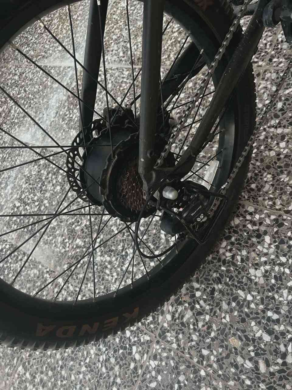 (السلام عليكم شباب) بايك شحن نوع جبلي(Electric Mountain Bike / E-Bike)(نوع البطاريه ليثيوم ايون) الـv48 السرعه 40 مستعمل نضيف جدا (السعر 650)وبيه مجال اي استفسار خاص او واتساب ***********
