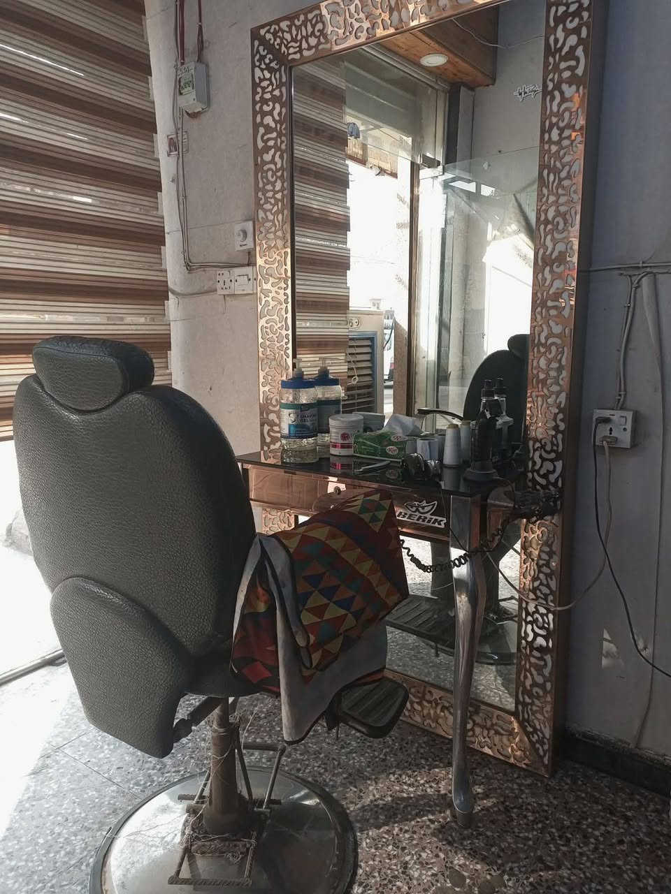 السلام عليكم... اغراض محل كامله للبيع
ميوزه عدد 3
كراسي عدد 2 
كلهن ب325


**إذا كنت صاحب هذا الإعلان وتريد حذفه لأي سبب، رجاءا أرسل رسالة إلى الدعم الفني**