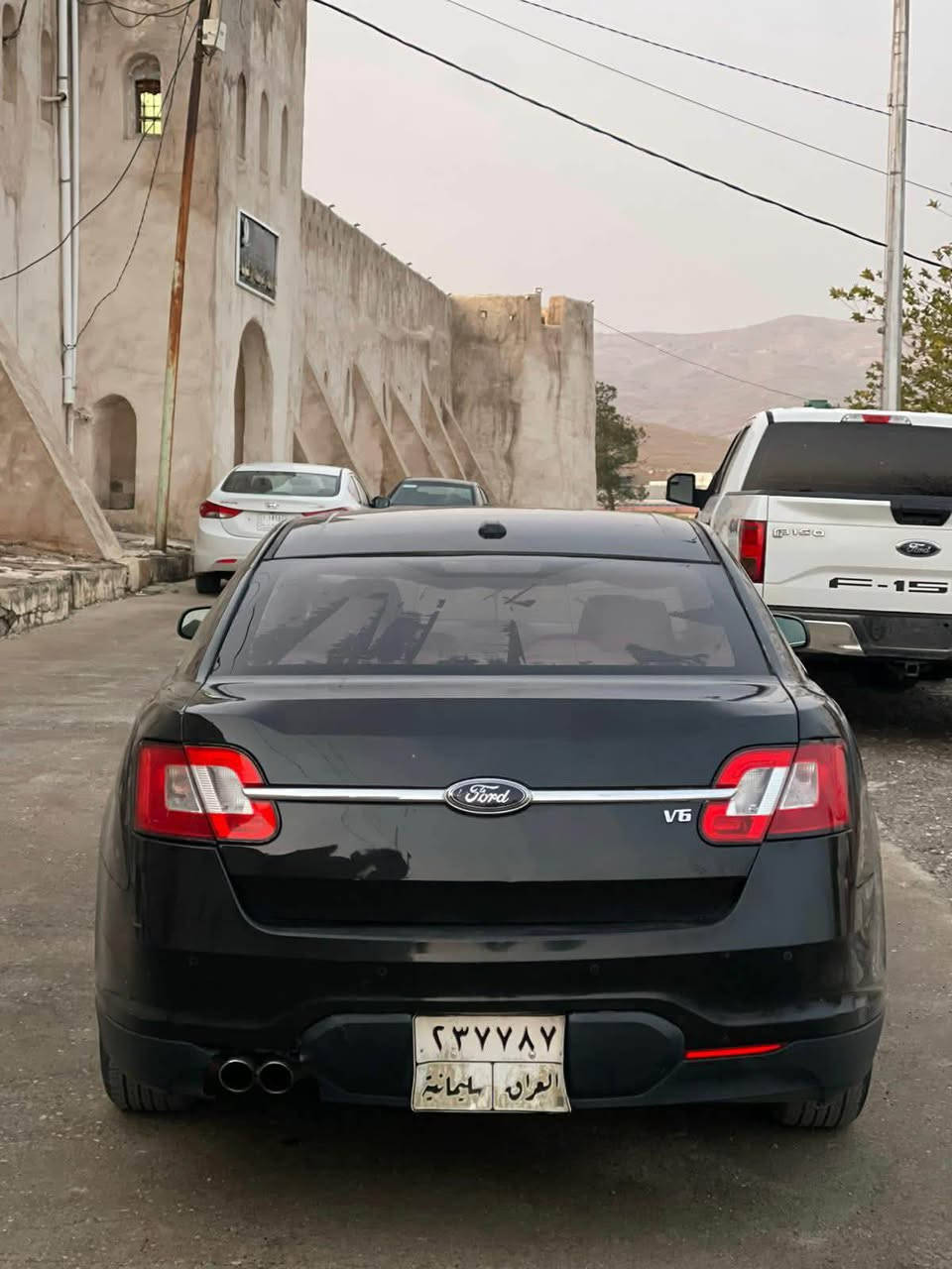 فۆرد تۆرۆس مۆدیل ٢٠١٠ ناو زەرد  دوو پارچەی بۆیاغە جەمپێکی دواوەی هەیە نمونە لە جوانی گێڕو مەکینەو کارەبای و توندوو تۆڵی بەشەرتە سعری ٨٣ وەرەقە 
***********
*********** كويسينجاك, أربيل
