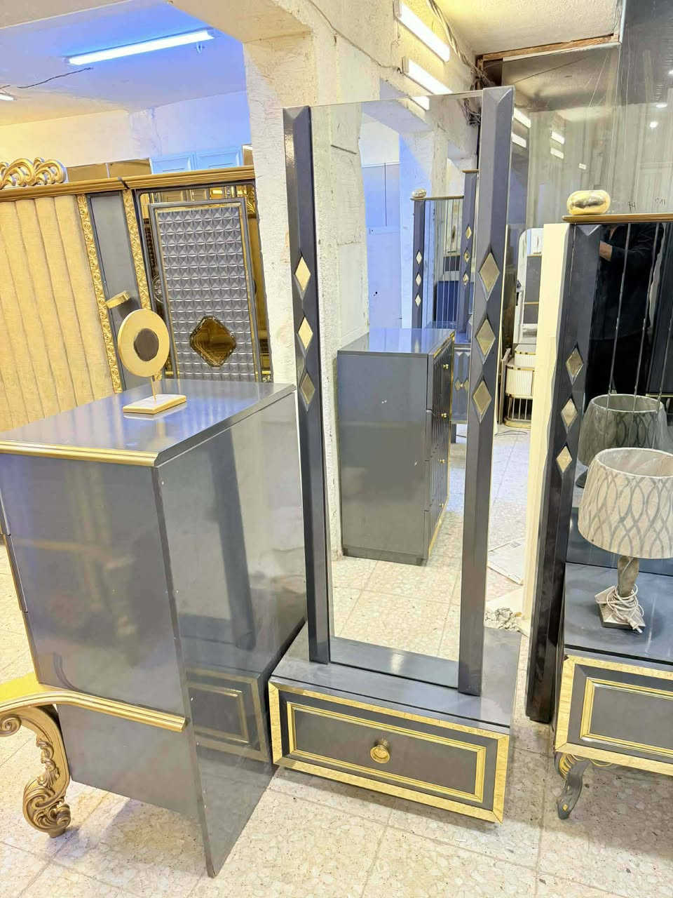 @إشارة ✨ غرفة تركي 🇹🇷 اصلي صبغ حراري9 قطع 
 نظام سلايت وابواب موديل حديث
لون مميز مختلف 
سرير مخزن عملي
 ضهر بلوك
 قماش وتر بروف أصلي
✨ نظافة 90/💯

شد ونقل مجاني داخل بغداد
 توصيل للمحافظات بأسعار رمزية


**إذا كنت صاحب هذا الإعلان وتريد حذفه لأي سبب، رجاءا أرسل رسالة إلى الدعم الفني**