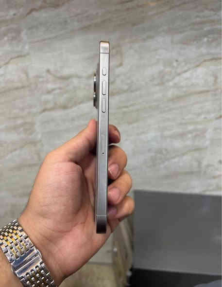 السلام عليكم ايفون 15 برو ماكس ((دبل سيمكارت)) نسخة ZA نظافة 100/100 بطارية 89🔋 كفالة عامة السعر 1175 وبي مجال عنوان نجف متواجد خاص إذا مو شراي لا تراسل فدوة لعيونك
***********
