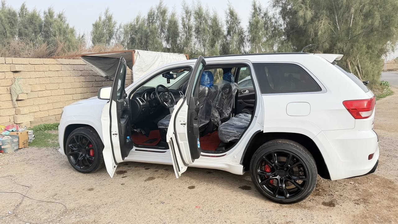 بسم الله مشاء الله
جيب 2013 SRT  فول موصفات  خليجي  كلين خاليه من الضرر  والحادث  والسونار مرفق محرك ٨ هيمي
للبيع و مراوس  
السعر 178
***********
