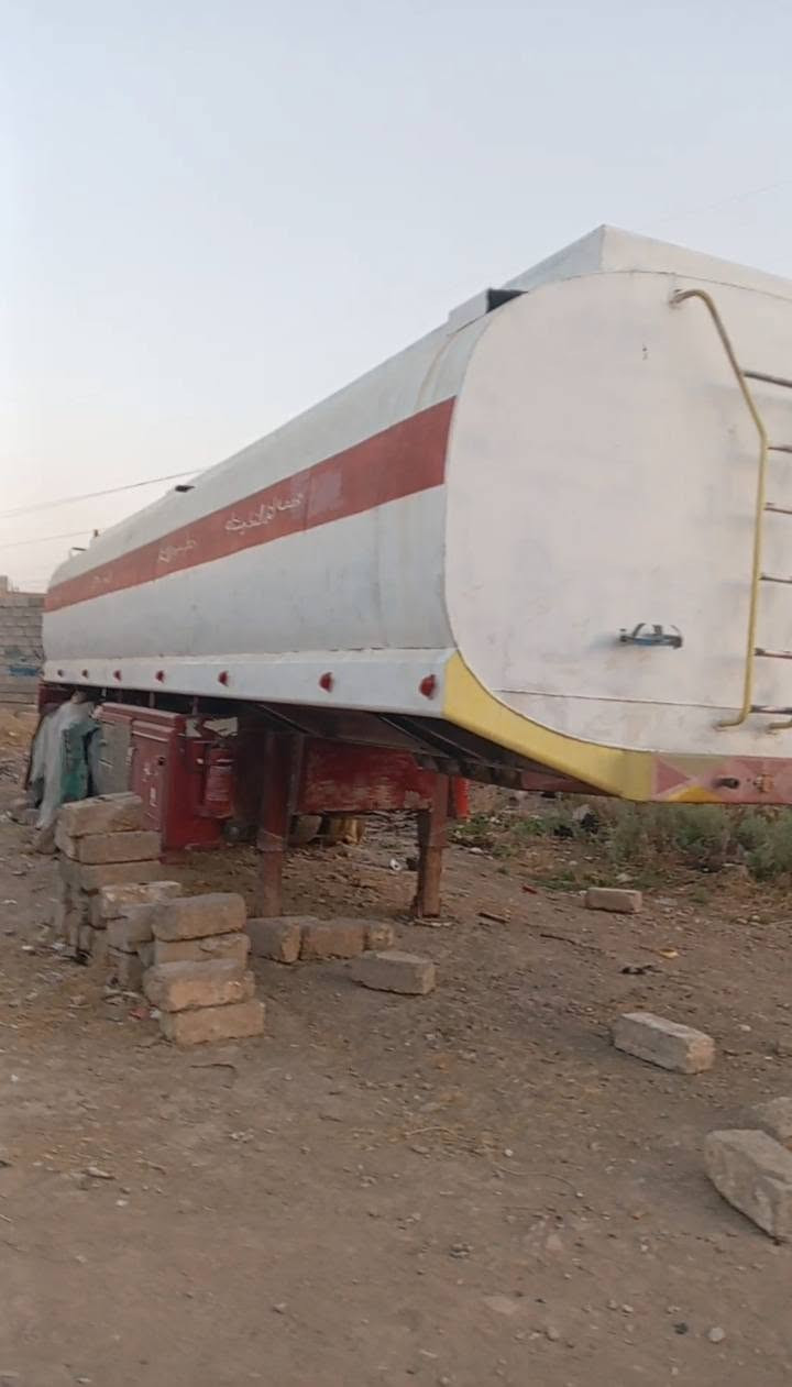 صهريج للبيع سعة ٣٦٠٠٠ لتر دناكير سبرنك توير نص عمرهن رقم هاتف ***********
