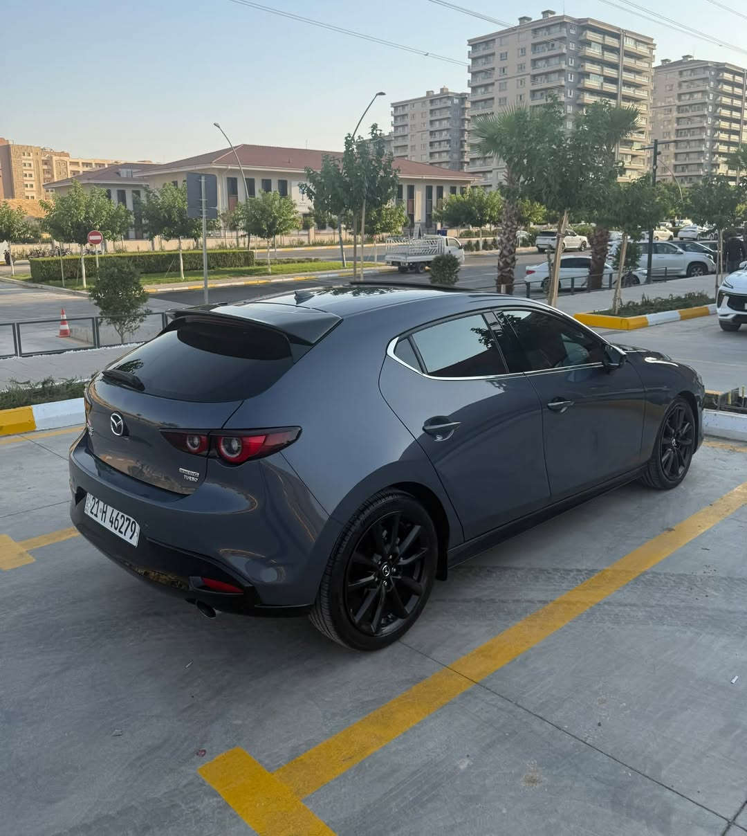 Mazda 3 premium plus 2023 hatchback
مازدا ٣ پریمیەم پڵەس ٢٠٢٣ هاچباک
مەکینە ٢.٥ تۆربۆ 
دەبڵ ئەکسل AWD
قەپات مواسەفات:
کامێرا ٣٦٠
ڕەنگ چیمەنتۆی
ڕادار و سێنسەر و ئەوتۆ ستۆپی پێش و دوا
خەتی جادە
داتاشۆ
سڵاید
١٢ مکەبەرەی بۆس BOSE
فڵچەی جام ئەوتۆ 
لایت ئەڵقە و ”Adaptive LED”
ئەوتۆ فول
ناو سوور
کوشن جلد
کوشن خەزن 
کوشن هیتەر
سوکان هیتەر
ئاوێنەکانی دژە فوولە و
ئاوێنەکانی لەکاتی بەگ دانان ئەخەوێت
پادڵ شیفت
٤٢هەزار مایل ڕۆشتووە 
تەنها چەمەلەغ و نیو بۆنید بۆیاخ 
ئێرباگ سوکان و شان تەقیوە
سێرڤسی کامل کراوە و بێ نوقسانیە.

***********
***********
