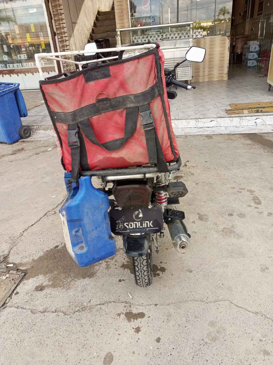 سلام عليكم سيفان 25شرط مامفتوح السعر 800 وبي مجال الطيبين وحياكم الله 078 758 8521 5
