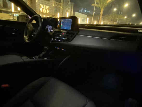 السلام عليكم 
لكزز ES 300 H 2024 هايبرد
السياره جديده فول مواصفات فتحه بصمه كشنات تدفئه تبريد حساسات امامي خلفي رادارات شاحن وايرليس توقف ذاتي قياده ذاتيه …الخ 
ماشيه ١٠٨٠٠ 
محرك 2500 هايبرد
اقتصاديه التفويله تمشي ٩٠٠ كيلو 
حادثها موضح بالصور صبغ ربع بنيد ايرباك ستيرن وراجع بلادي
وبيها بارد وتكحيل بالبابتين اليسره
مكانها السيديه
السعر 295 وبيها مجال
***********
