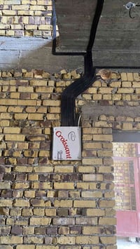 بوري سيمنز • عاطلين • مكاني حلة مركز