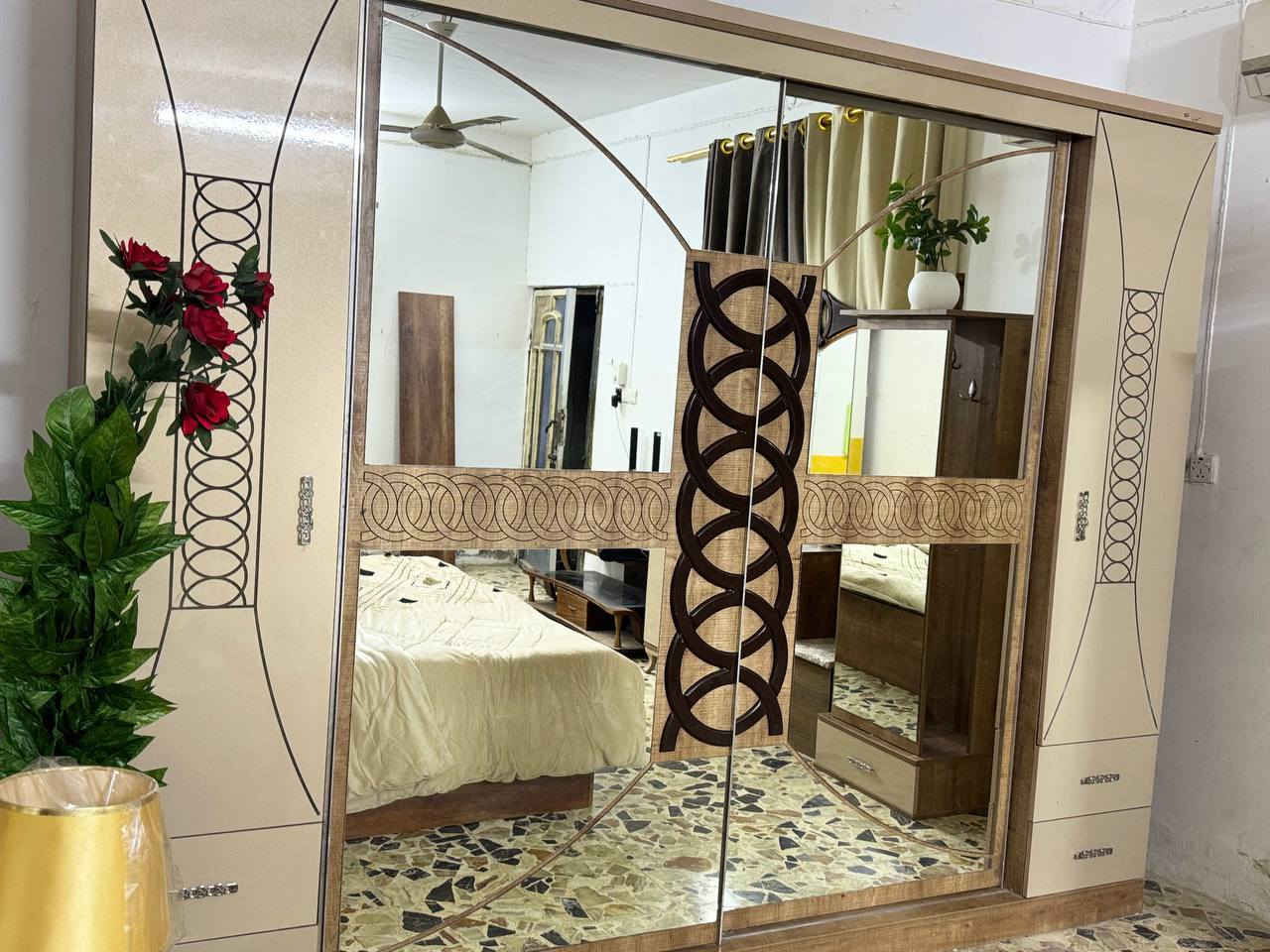 غرفه تركي نظيفه كلش ما بيه اي ضررالسعر 700 وبيه مجال العنوان بابل المركز م  ***********
